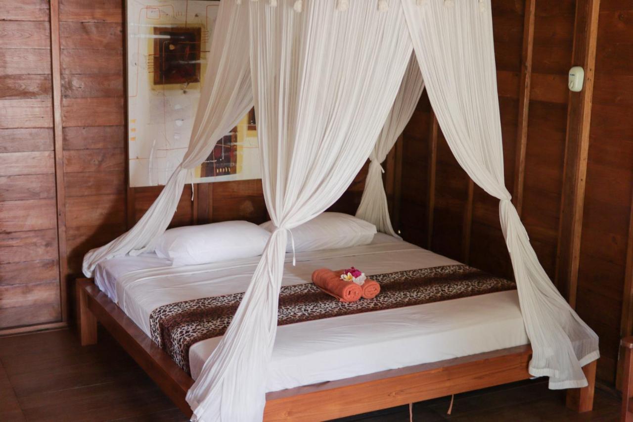 Yut'S Inn Flower Paradise Gili Gede ภายนอก รูปภาพ