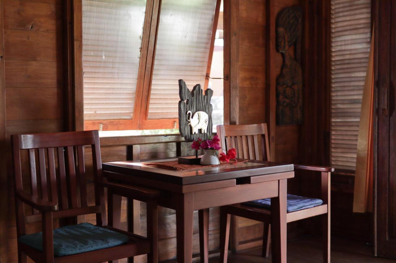 Yut'S Inn Flower Paradise Gili Gede ภายนอก รูปภาพ