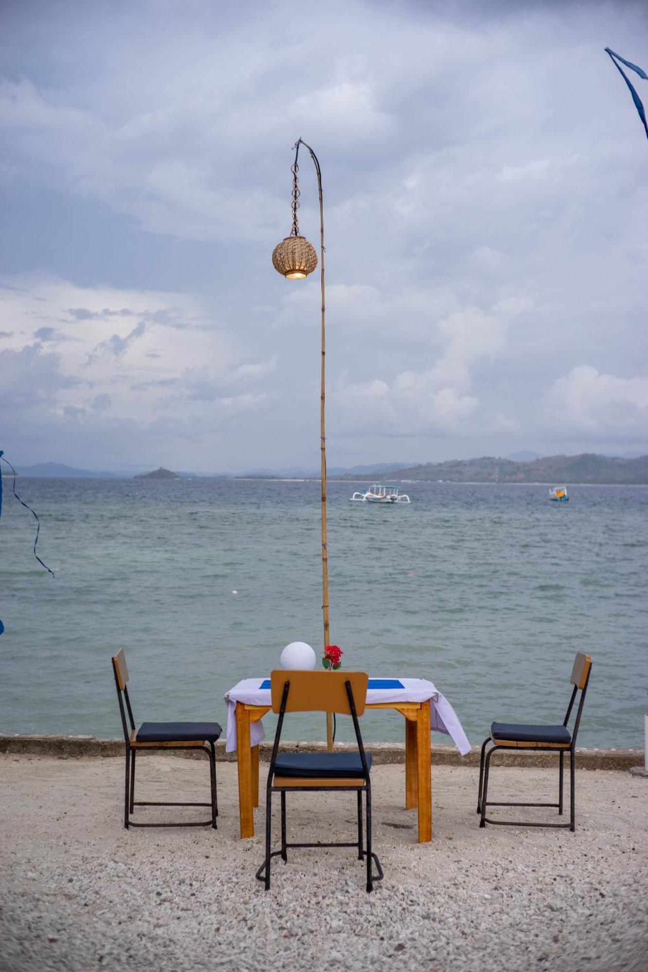 Yut'S Inn Flower Paradise Gili Gede ภายนอก รูปภาพ