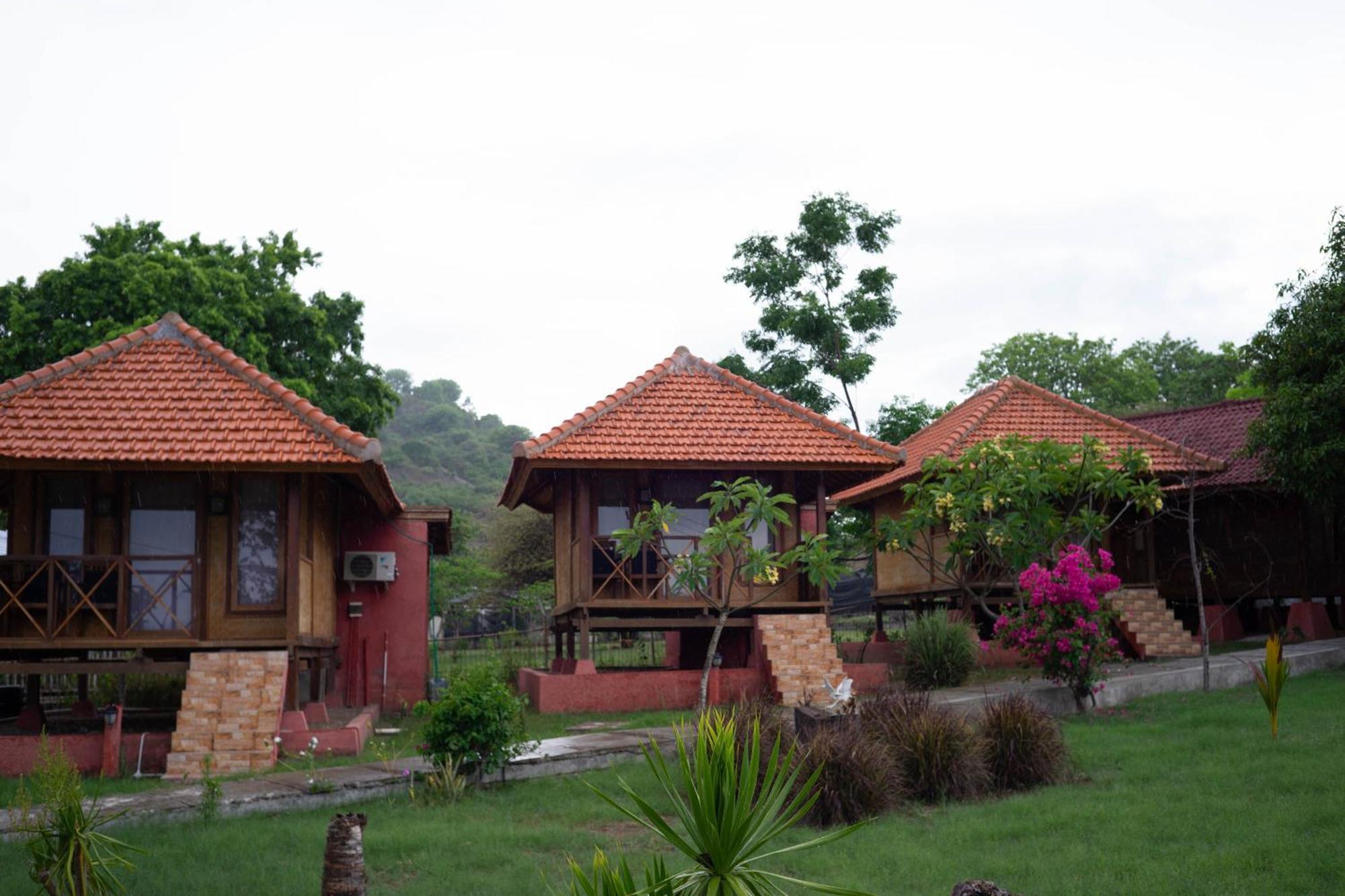 Yut'S Inn Flower Paradise Gili Gede ภายนอก รูปภาพ
