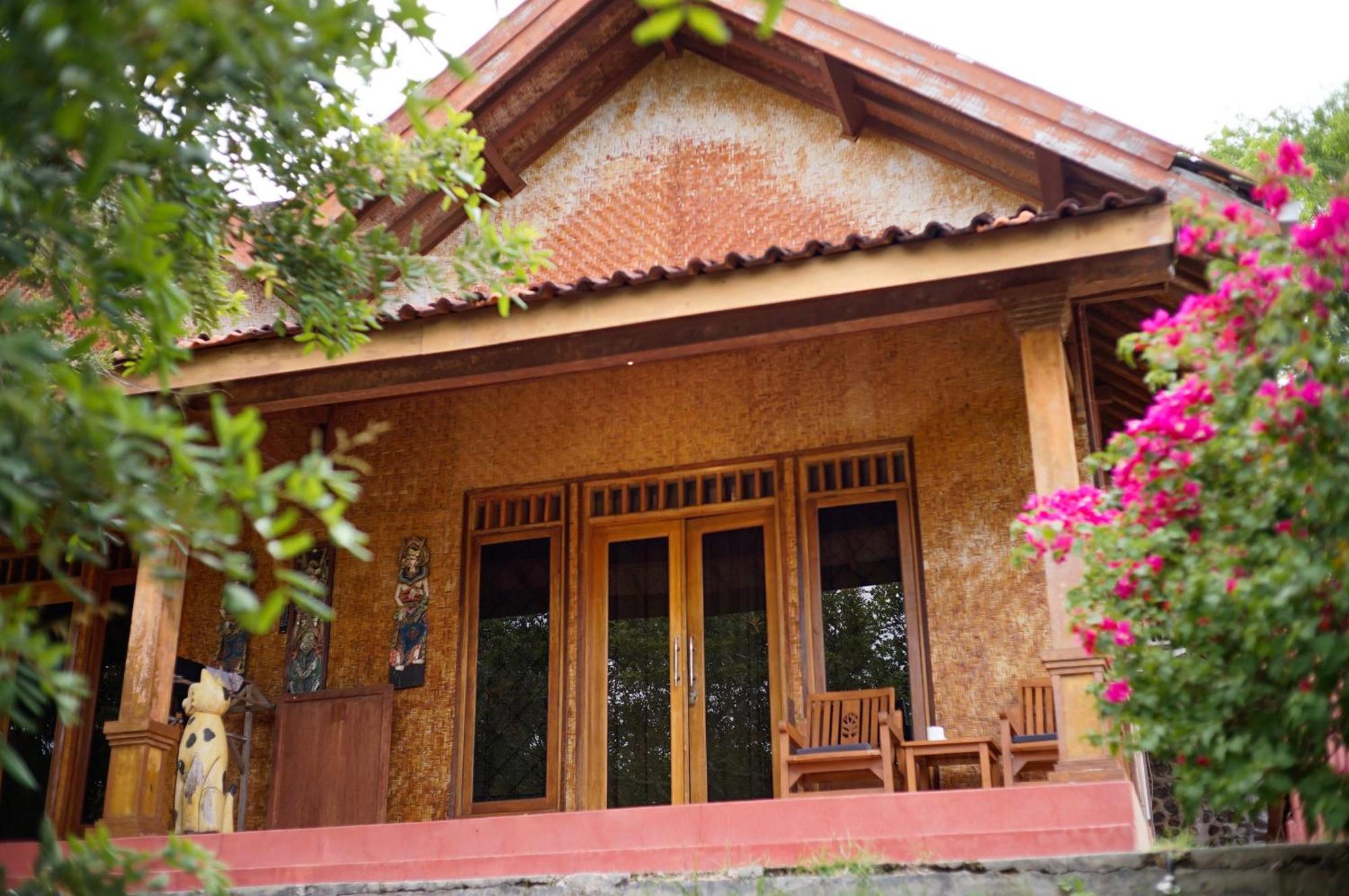 Yut'S Inn Flower Paradise Gili Gede ภายนอก รูปภาพ