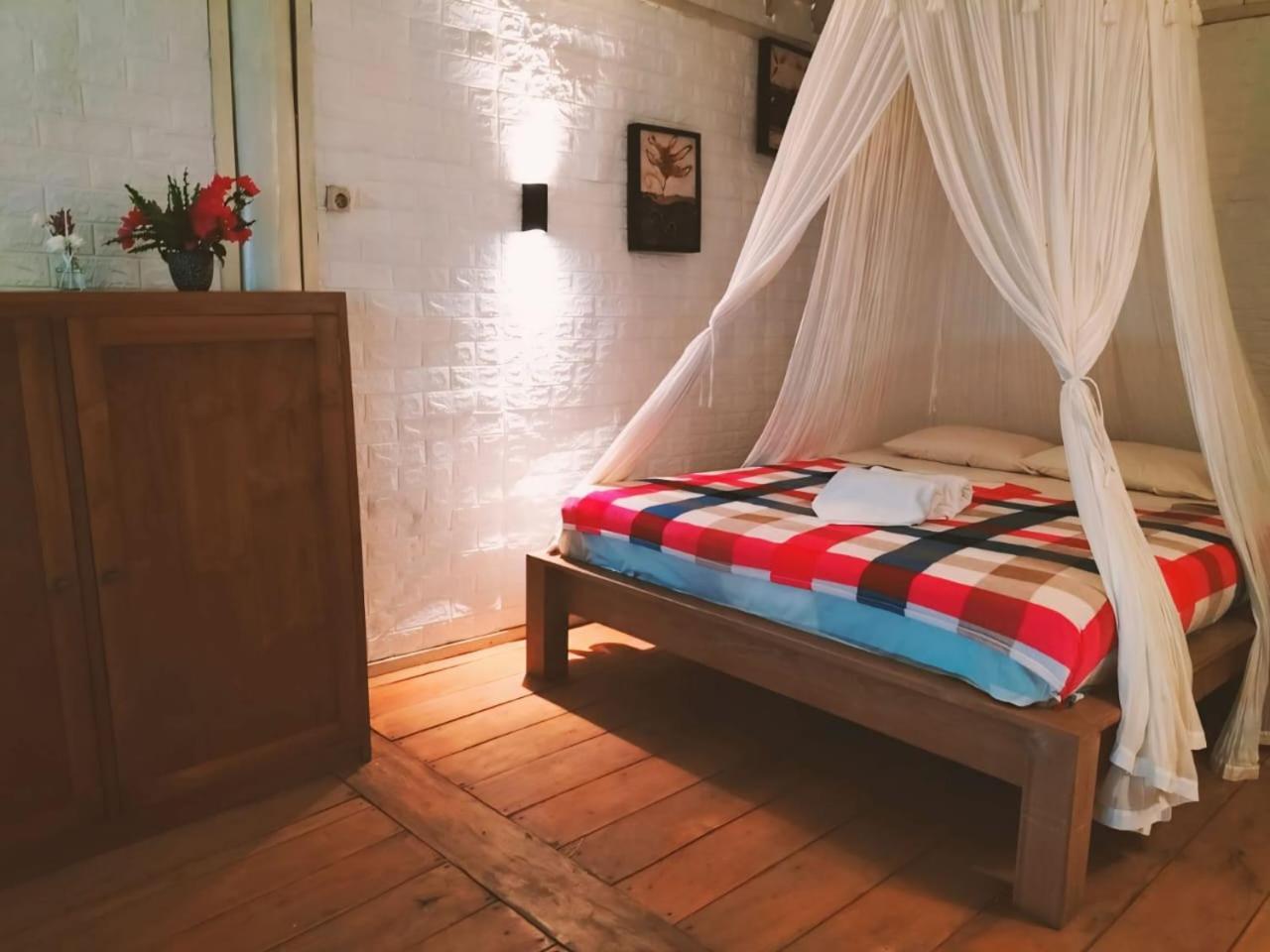 Yut'S Inn Flower Paradise Gili Gede ภายนอก รูปภาพ